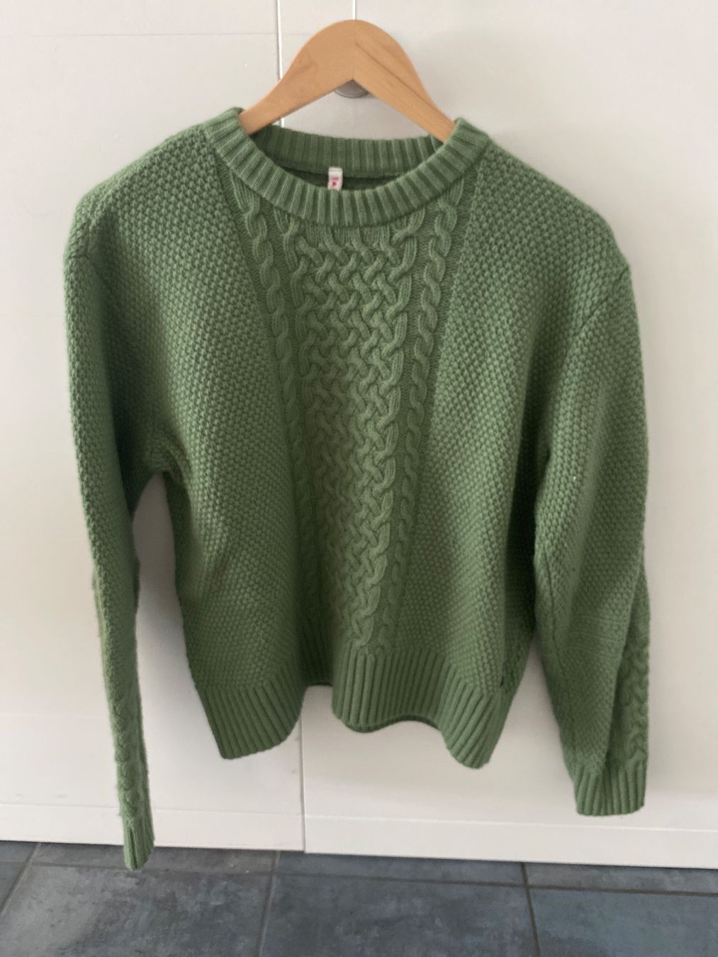 Maglioni & Felpe: Damen Pullover Zopfmuster Grösse S top Zustand – Nuovo (secondo la descrizione) da Einsiedeln venduto da csunshine91