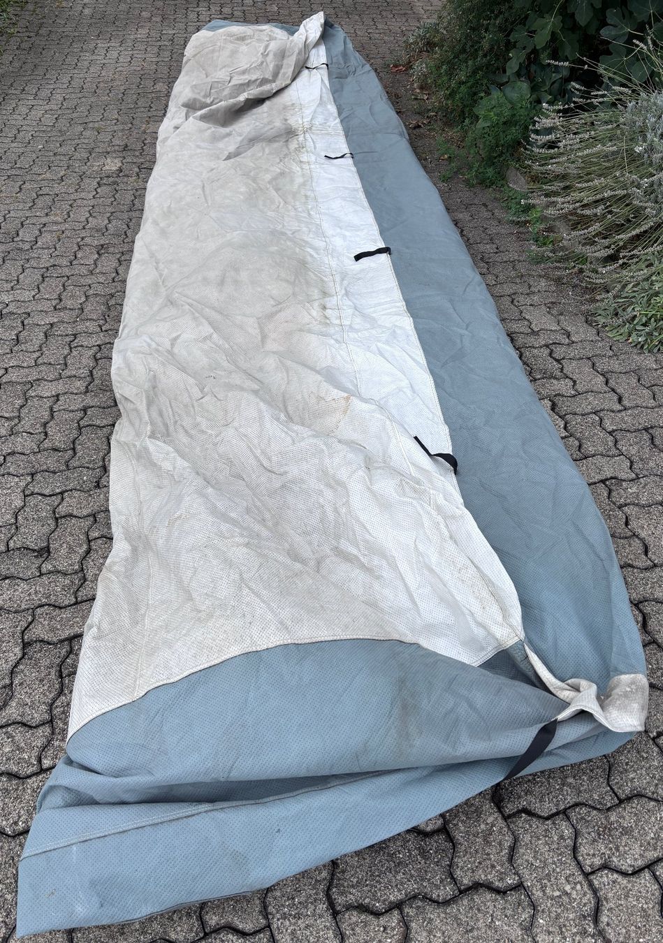 Coperture & Stuoie termiche: Schutzhülle Caravan Cover Brunner – Usato da Schwyz venduto da HoldiSeven 4