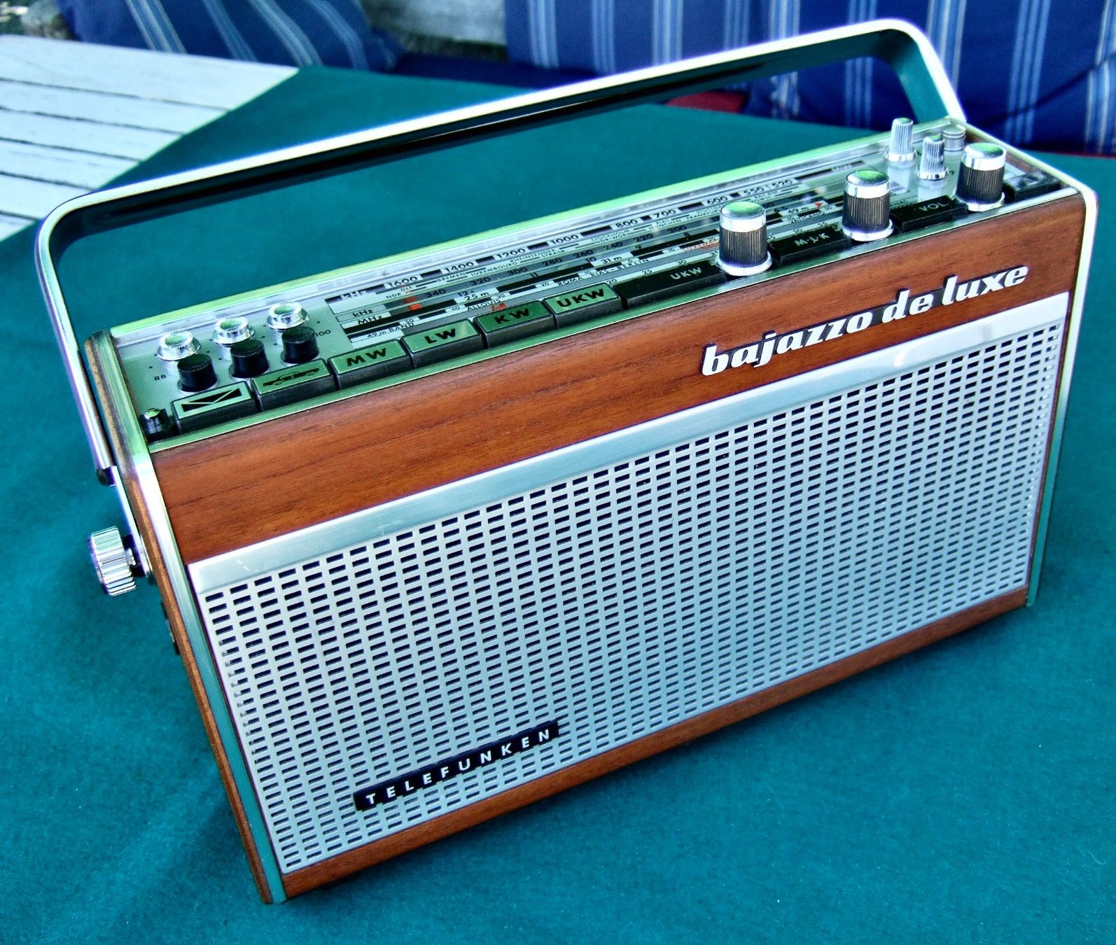 Telefunken Radios: Nweuwertiger TELEFUNKEN "Bajazzo de Luxe" – Neu (gemäss Beschreibung) aus KRIENS von Odeon01 1