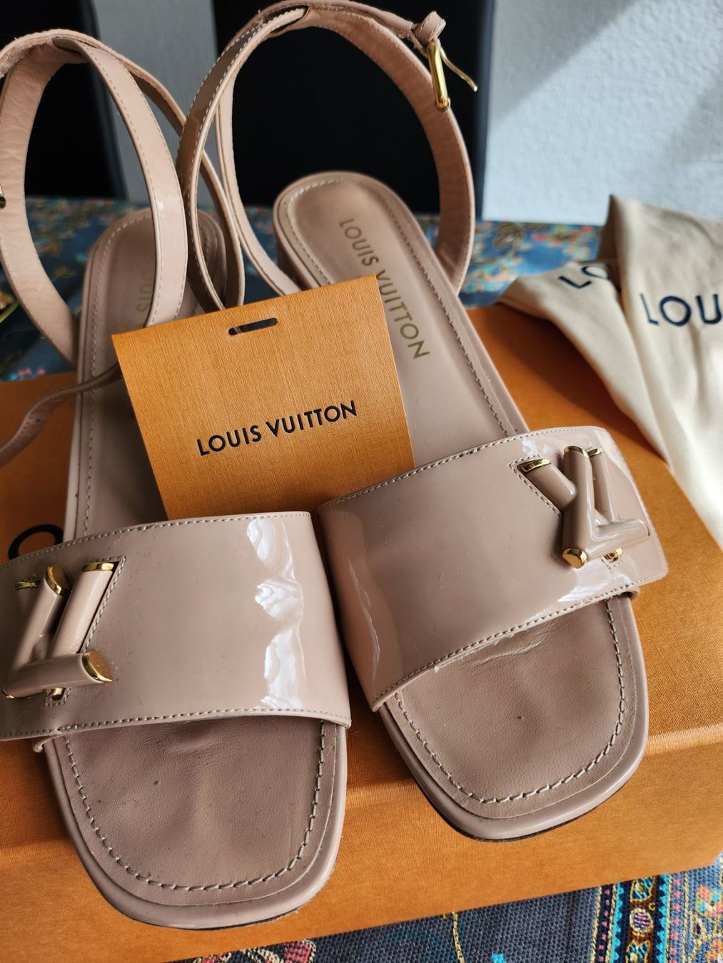 Louis Vuitton Scarpe da donna: Louis Vuitton ,  Sandaletten. Gr 40 – Usato da Dietikon venduto da Oxana01 2