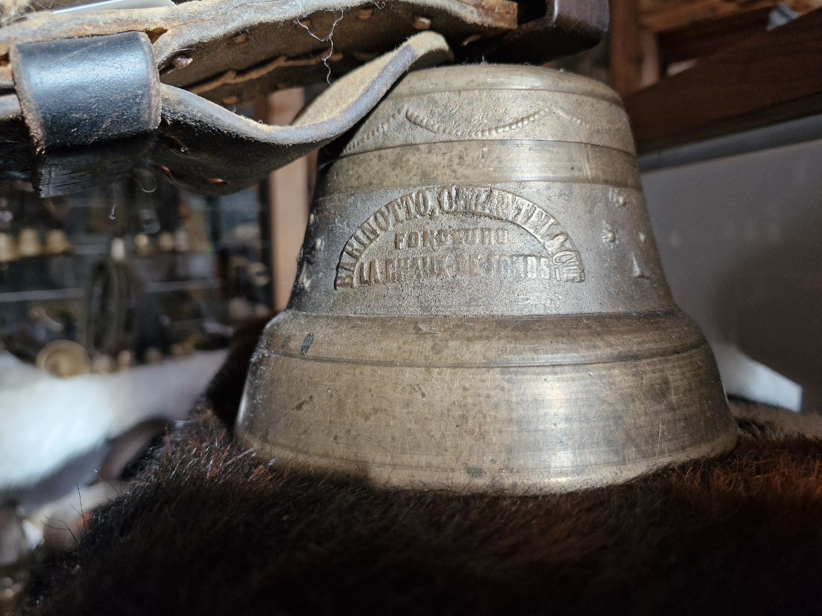 Cloches & sonnailles: Glocke Treichel  – D'occasion à Guarda par rue_bpd7 2