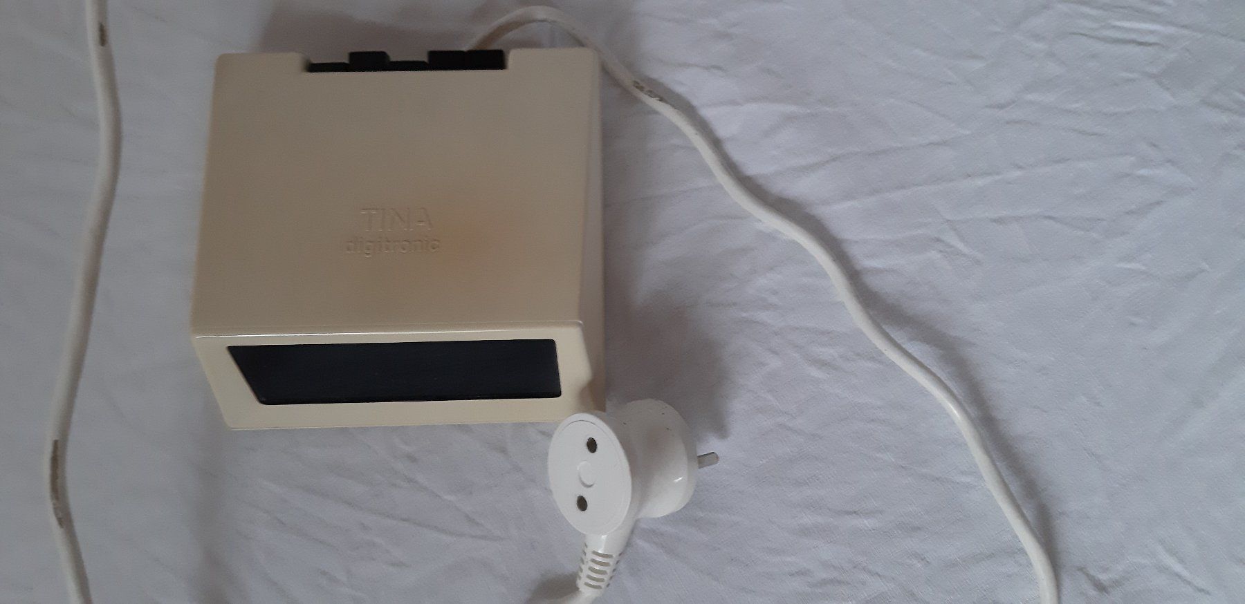 Wecker: Vintage  Digitalwecker Marke Tina Digitronic – Gebraucht aus Henggart von hen_9f22 2