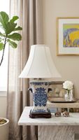 Elegante Porzellan-Tischlampe im Chinoiserie-Stil