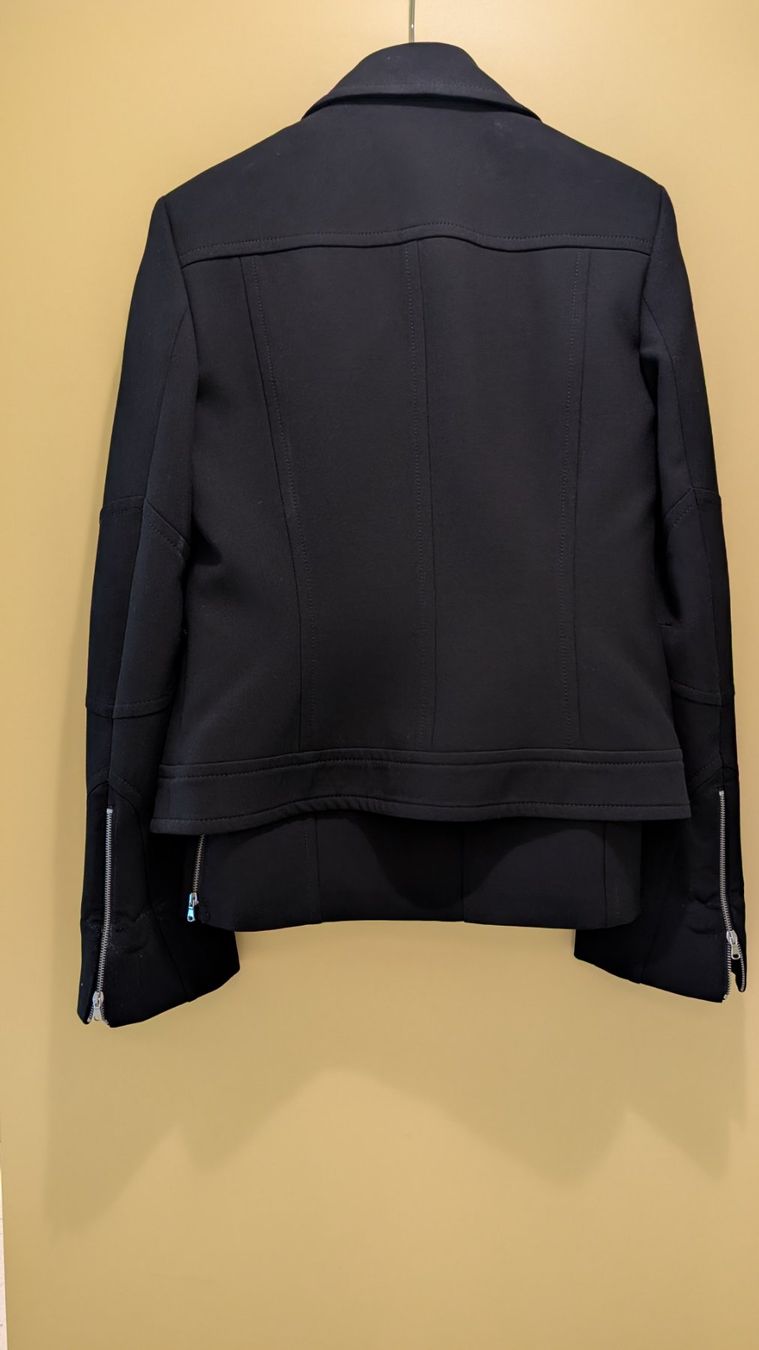 Sisley Anzüge & Kostüme: Sisley Blazer & Rock, EU Grösse 40, schwarz – Gebraucht aus Rüfenacht BE von mla_jmf8 1