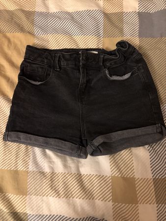 Shorts en jean noir taille enfant 10 ans bon état