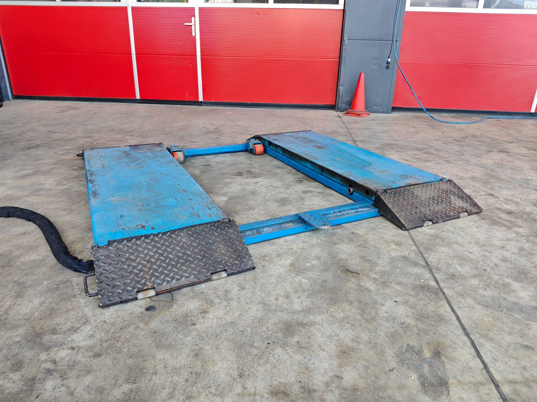 Piattaforme elevatrici & Crick: Autolift Hebebühne Scherenhebebühne Transportabel – Usato da Burgdorf venduto da duhe62 2