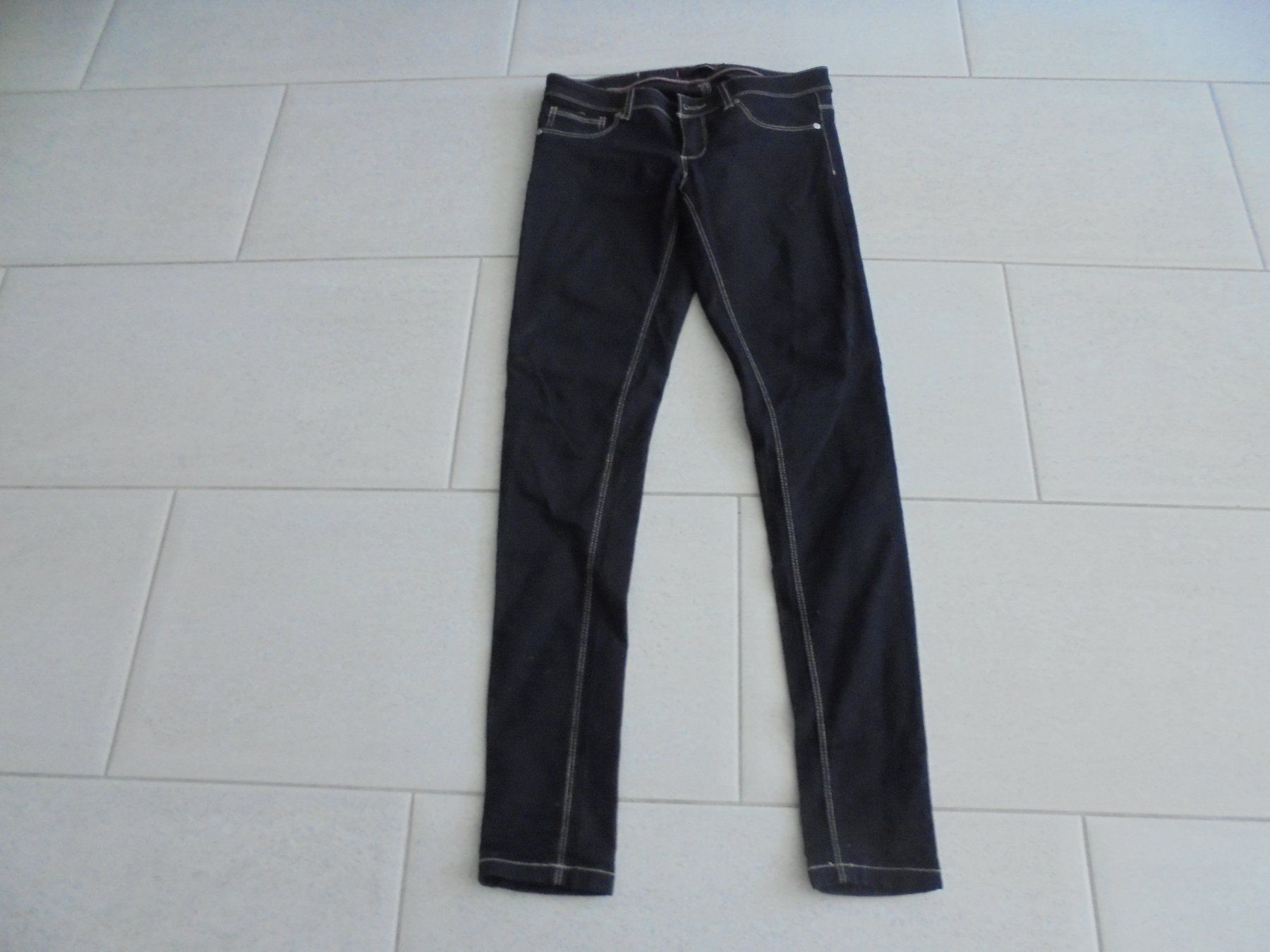 Tally Weijl Jeans: TALLY WEILL JEANS DAMEN GR.38 – Usato da Rotkreuz venduto da Samballi