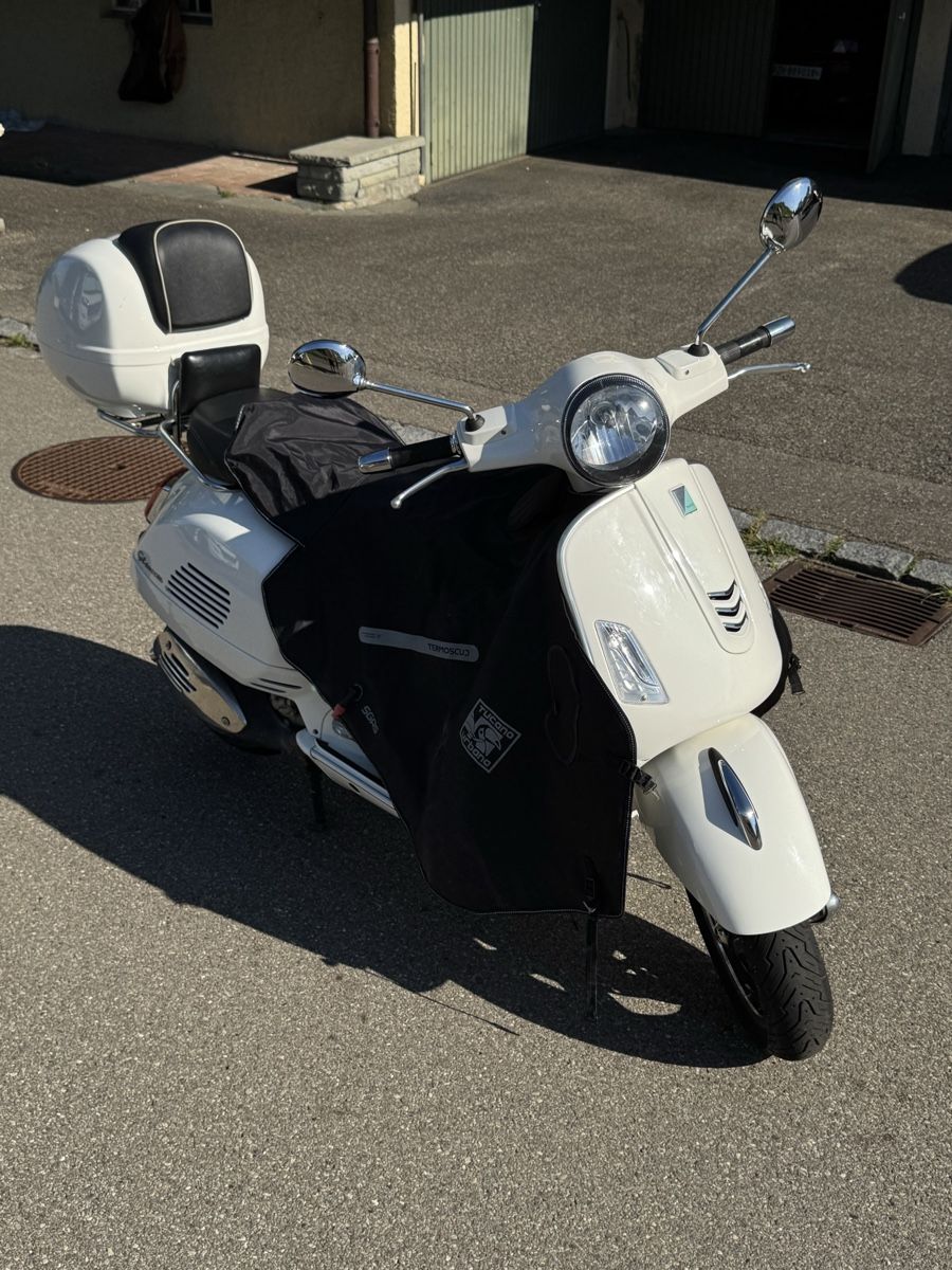 Vespa Scooters: Piaggio Vespa GTS Super 300 – Gebraucht aus Uerikon von ursulawettstein 2
