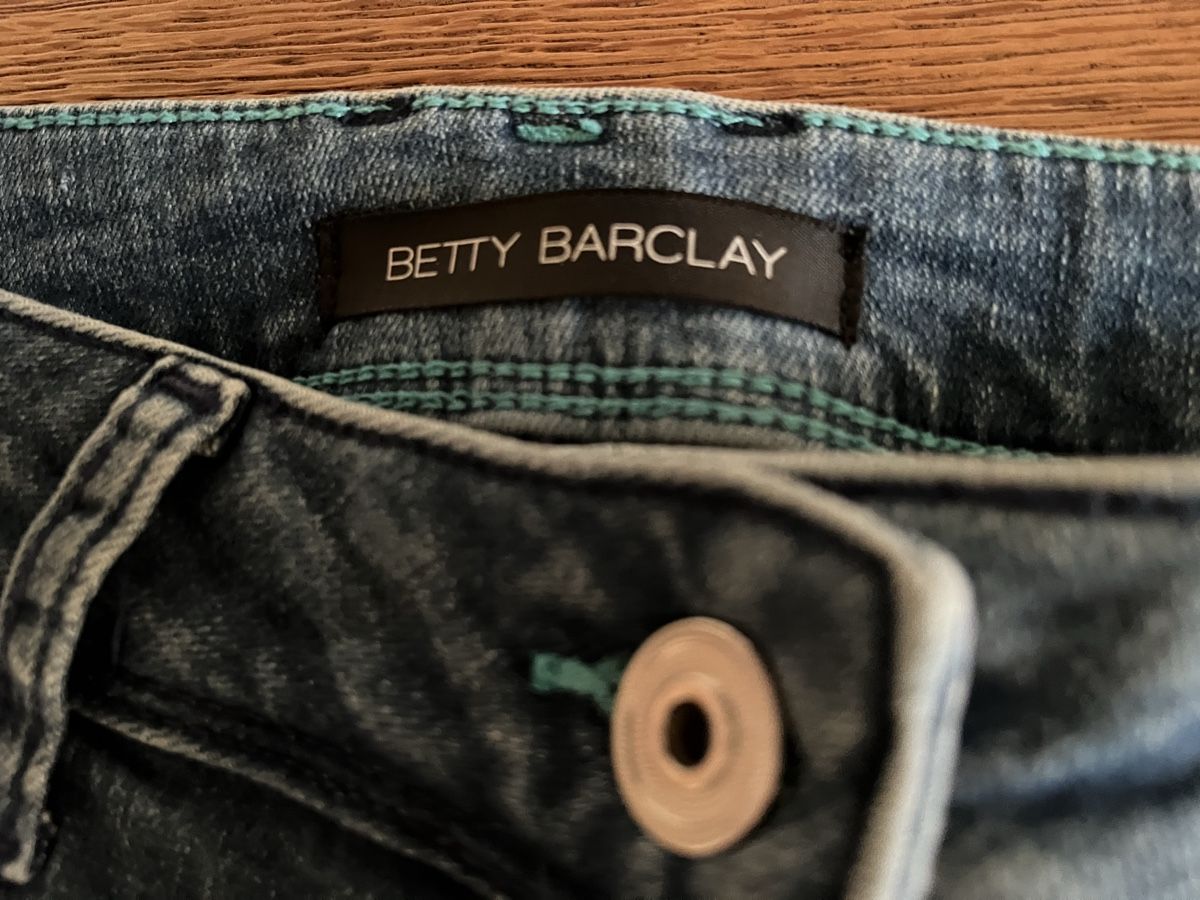 Jeans: Jeans  – Neuf (Voir description) à Schliern b. Köniz par medion3098 3