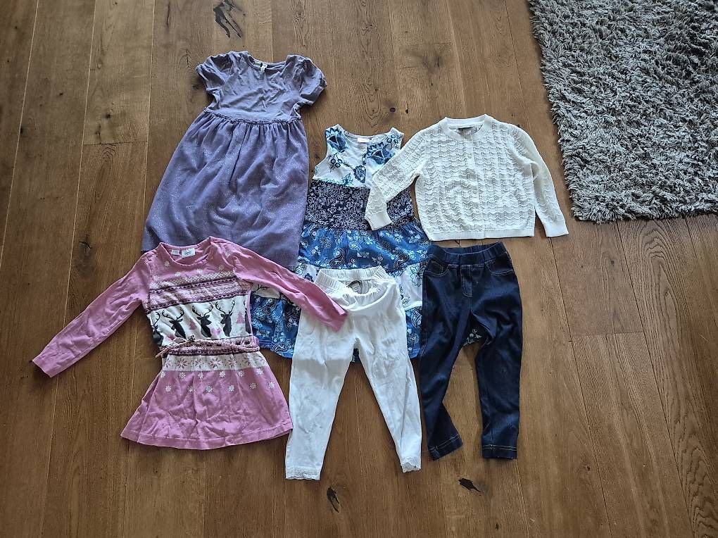 Lotti & Set di vestiti: Kleiderpaket Mädchen Grösse 104/110 – Usato da Koppigen venduto da abu_5syv