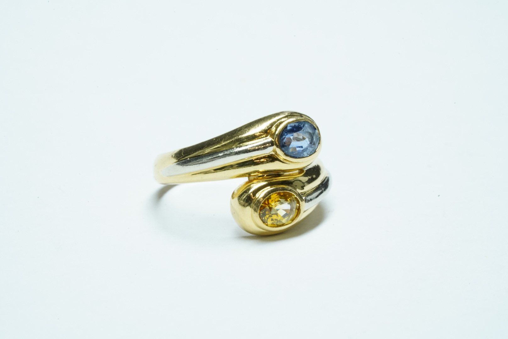 Anelli: Fingerring 18k Gelbgold mit Saphiren – Usato da Bülach venduto da Re-Jewelled 1