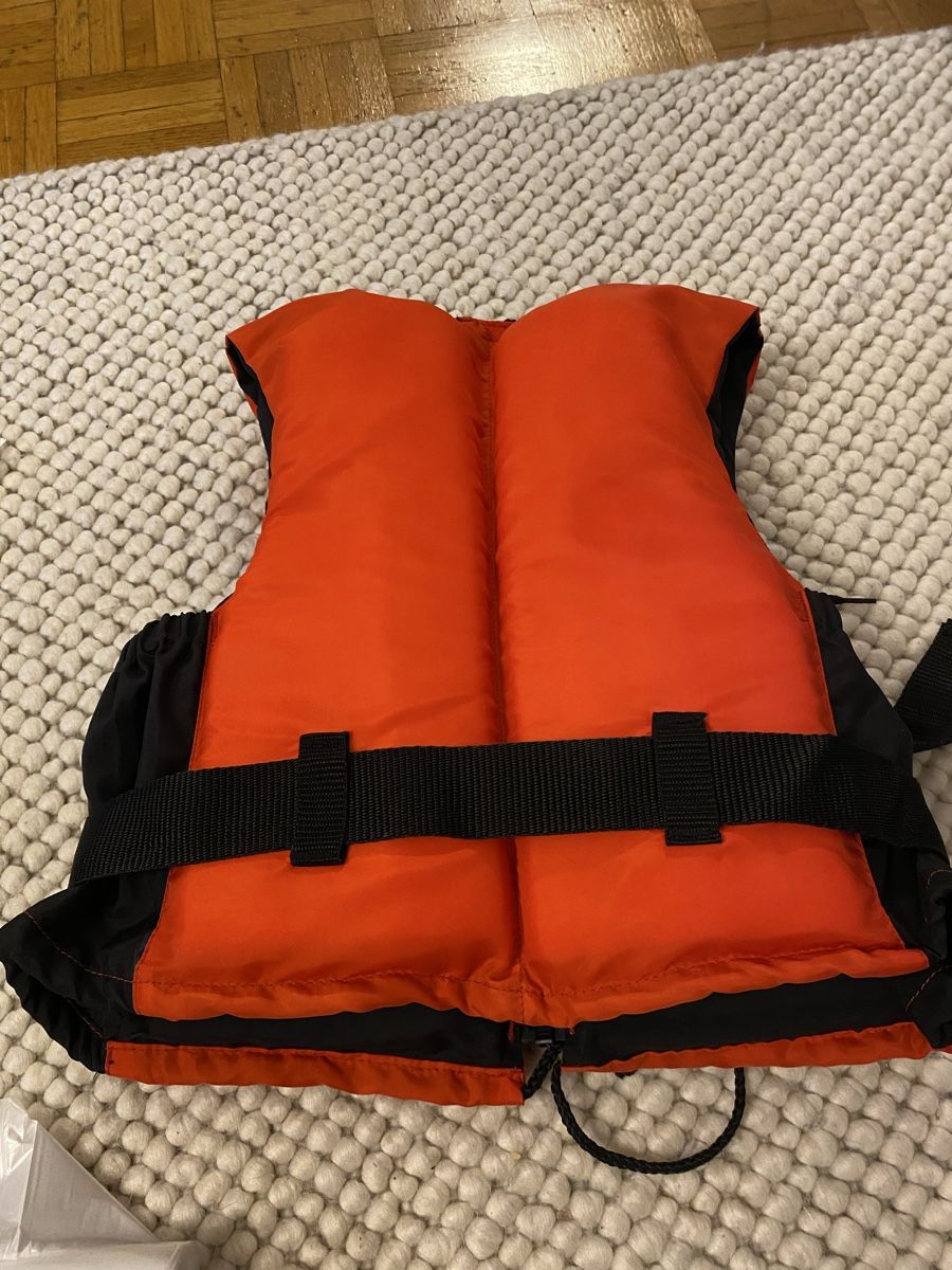 Schwimmwesten: Schwimmweste 30 kg -50 kg – Gebraucht aus Zürich von zueri8008 1