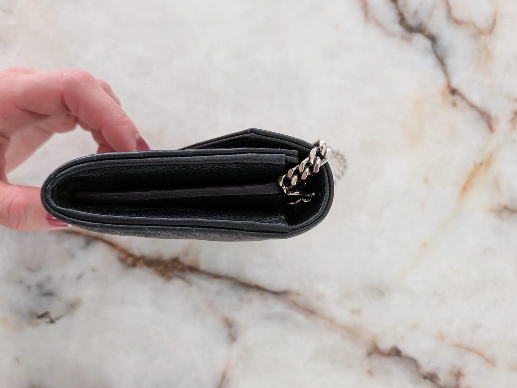 Saint Laurent Borse da donna: Yves Saint Laurent Monogram Chain Wallet Schwarz – Usato da Bergdietikon venduto da Lindor12 4