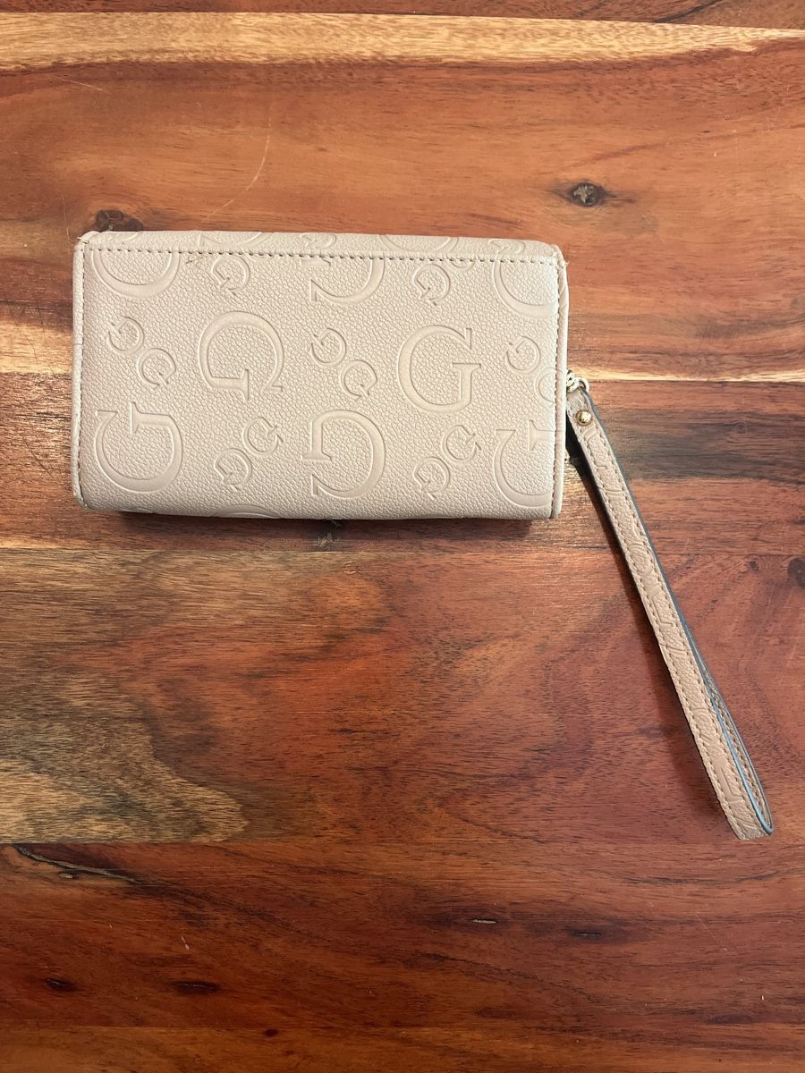 Guess Portamonete: Guess Portemonnaie – Nuovo (secondo la descrizione) da Luzern venduto da blackrose_101983 2