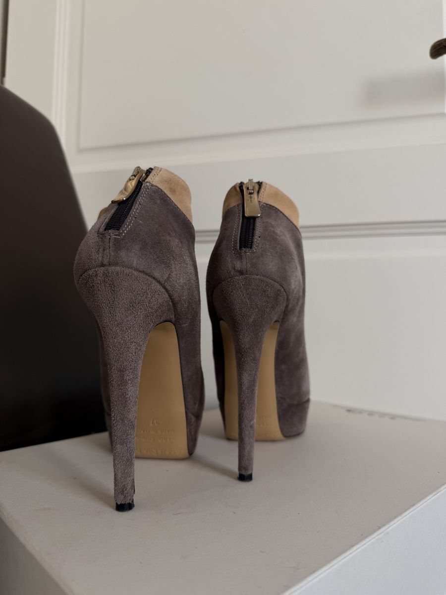 Scarpe da donna: Suede Leather Stiletto Ankle Boots – Usato da Corsier-sur-Vevey venduto da Kristina.Nova 2