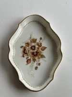 Kleine Schale Porzellan Blumenmotiv vergolde Rand 1982(S32)