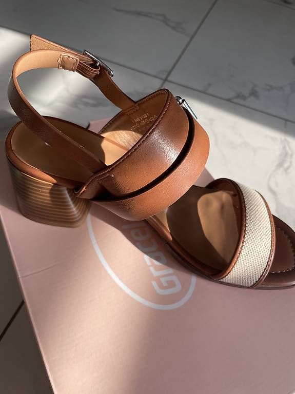 Damenschuhe: Sandali tg 37 – Gebraucht aus Locarno von ste_8rjr
