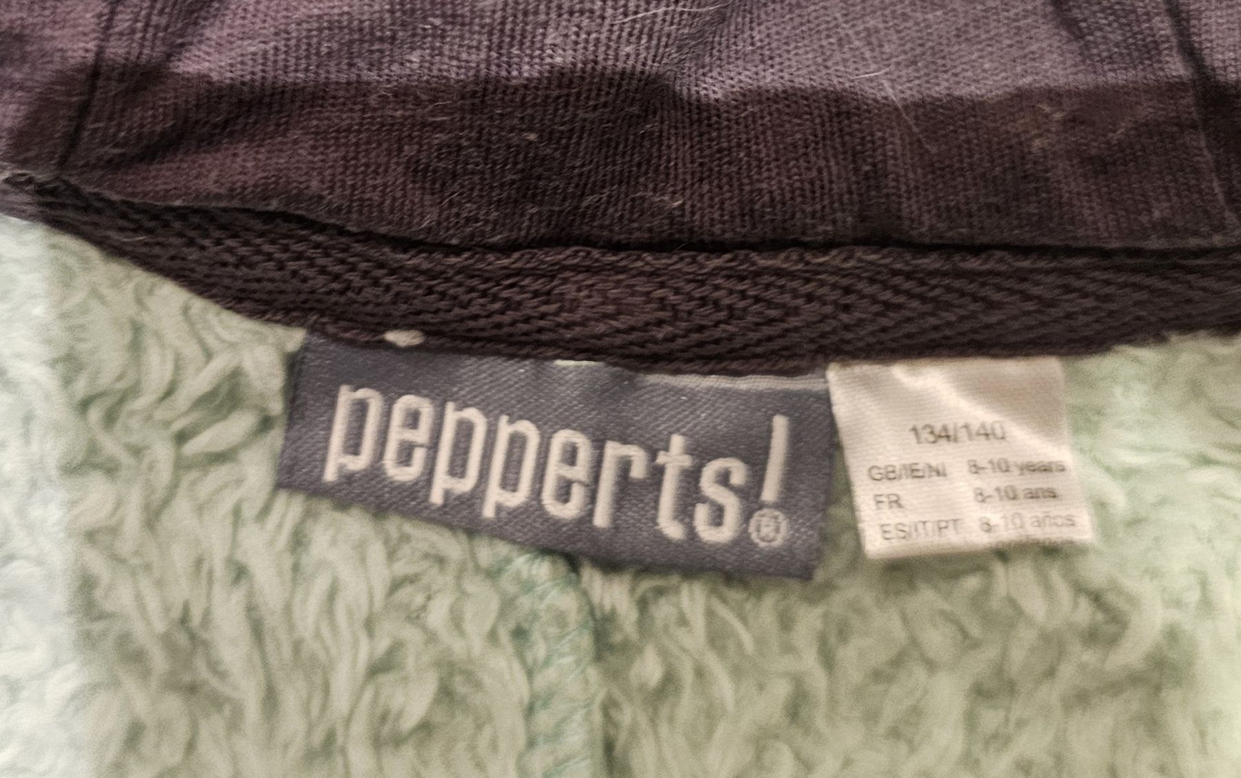 Pyjamas: Flauschiger Kinder-Overall – D'occasion à Fehraltorf par Sumin 2