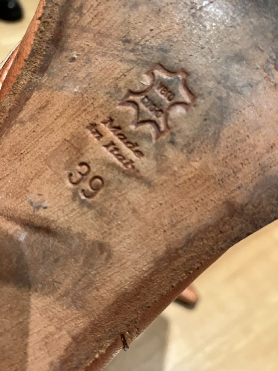 Damenschuhe: Cowboy Stiefel – Gebraucht aus Moleson-s-Gruyeres von Mosaikplastik 2