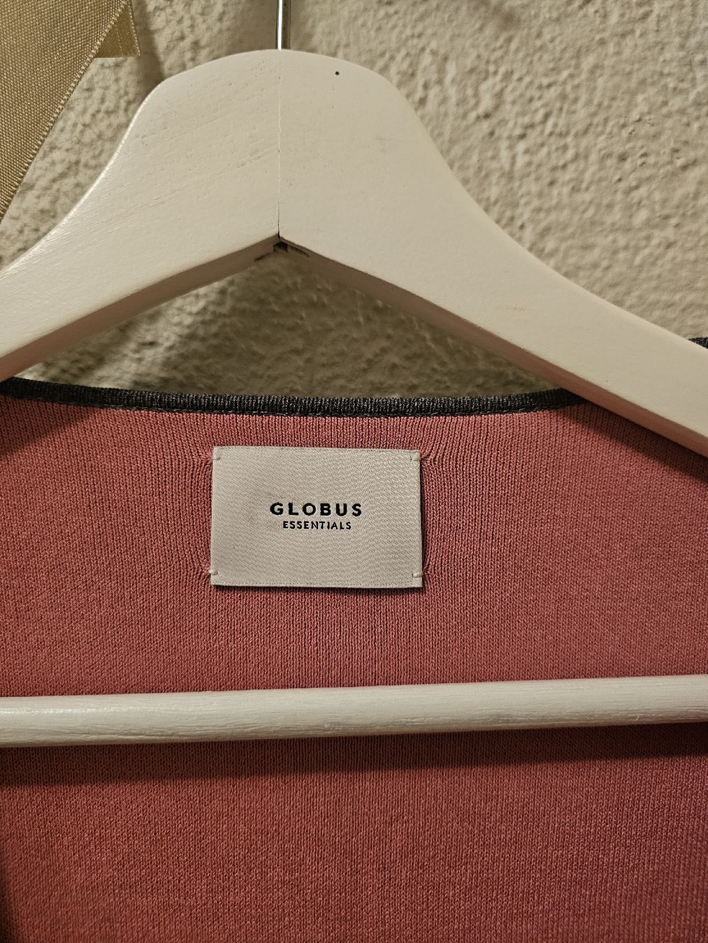 Globus Giacche: Globus, schlichte Strickjacke, Gr. M, Grau/Rosa  – Nuovo (secondo la descrizione) da Bern venduto da Oscarella 1
