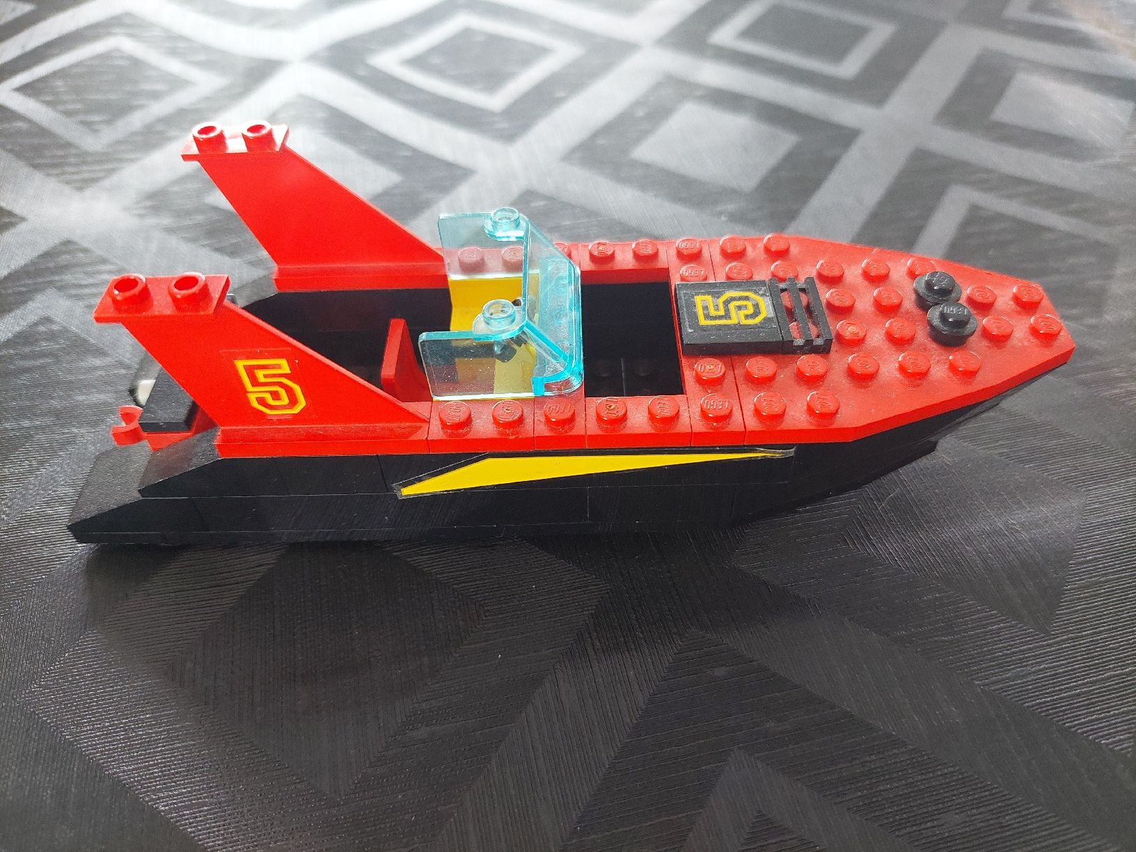 Lego Jouets: Lego Dark Shark Rennboot – D'occasion à Zetzwil par sti_x9xf
