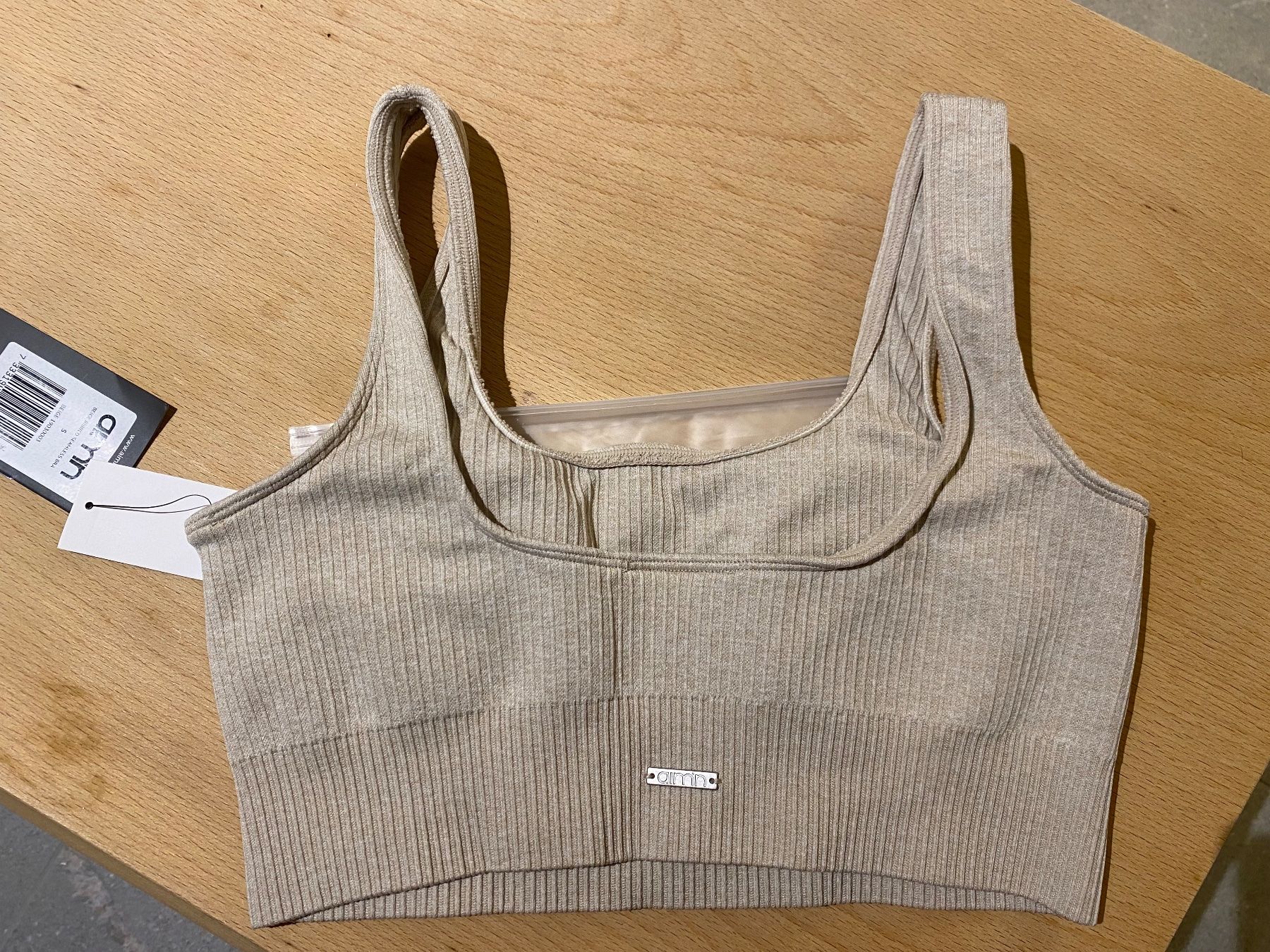Top: Aimn beige ribbed seamless bra – Nuovo e nell'imballaggio originale da Zürich venduto da pran123 1