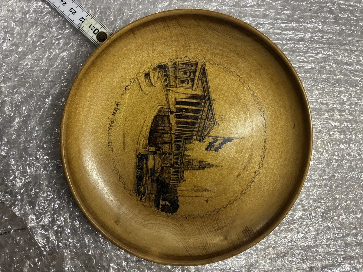 Set di piatti: Piatti in legno decorati – Usato da Chiggiogna venduto da acavanna 4