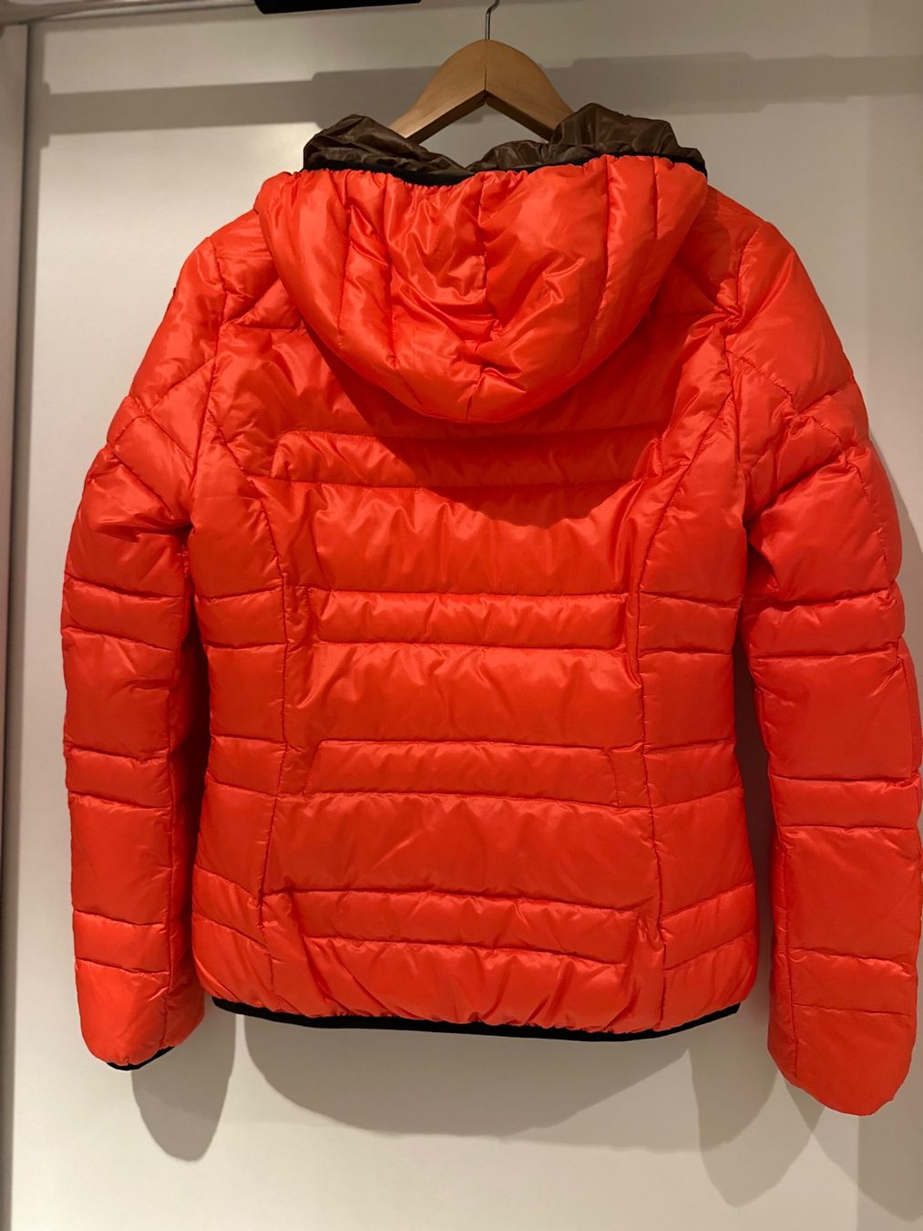 Jacken: Blauer U.S.A | Jacke | Daunen | Orange | Gr. S – Gebraucht aus Kilchberg ZH von nad_6dwp 1