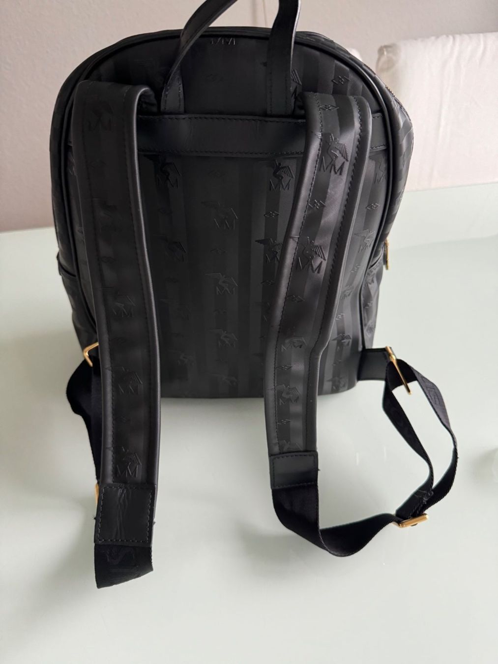 Maison Mollerus Zaini: Rucksack MAISON MOLLERUS classic schwarz/gold – Nuovo (secondo la descrizione) da Adliswil venduto da atram57 7