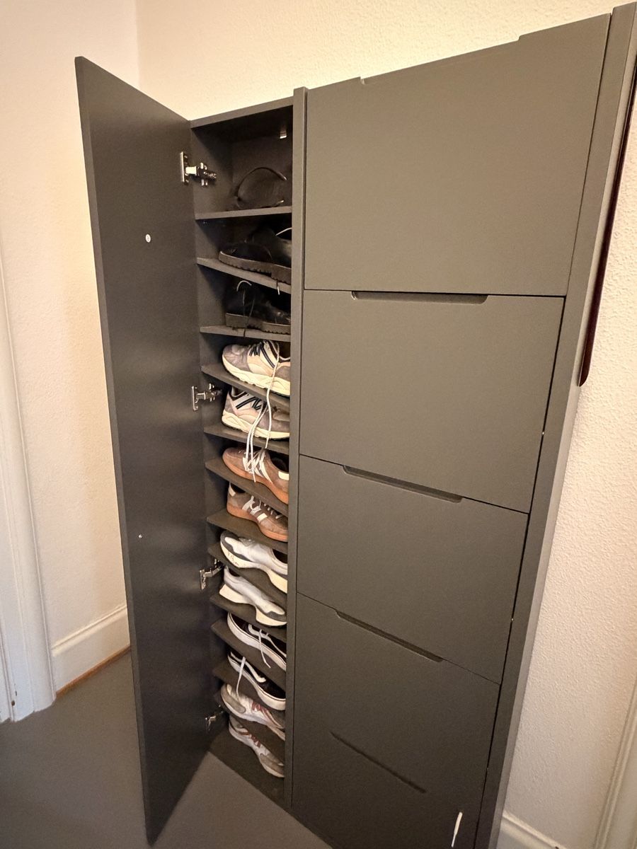 Schränke: Schlanker Schuhschrank | 99 CHF – Gebraucht aus Basel von ChristofWedemeyer 2
