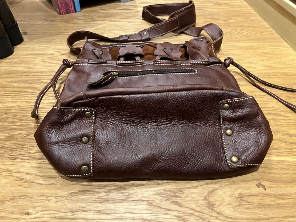 Borse da donna: Neue Grosse Ledertasche – Nuovo (secondo la descrizione) da Zürich venduto da car_cr6w 2
