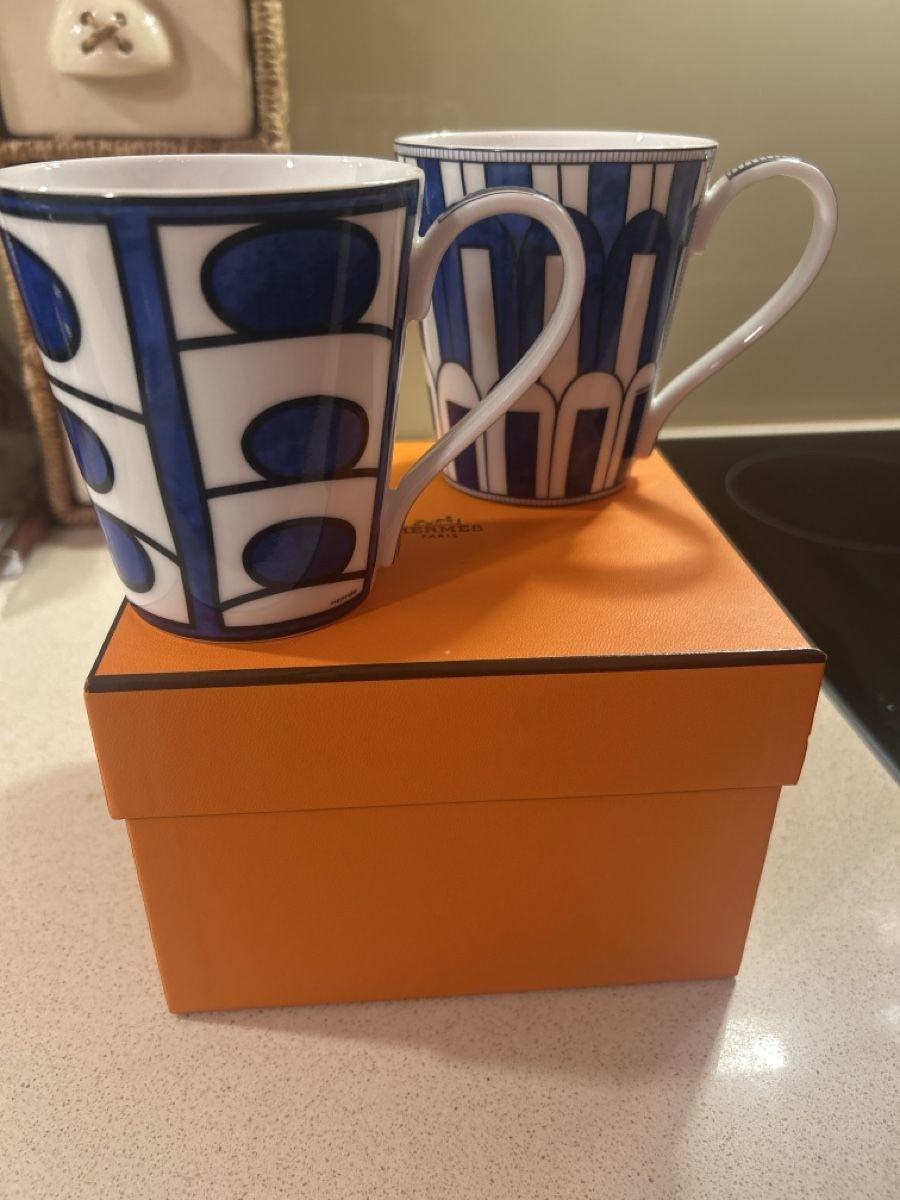 Hermès Tazze: 2 Mug Hermès neufs – Usato da Zürich venduto da Sanpeterhofstatt