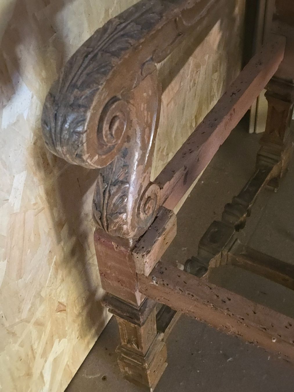 Poltrone: Renaissance Fauteuil – Usato da Luzern venduto da Sainte-Victoire 3