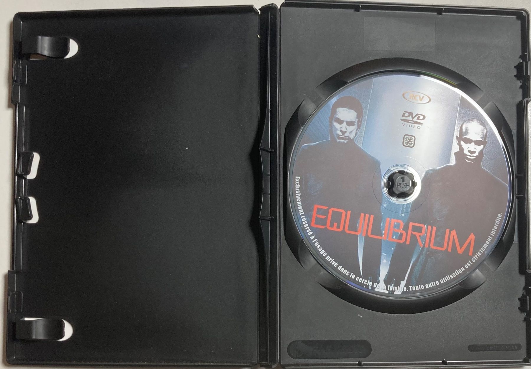 Tutti i DVDs: CHRISTIAN BALE / TAY DIGGS - EQUILIBRIUM – Usato da Poliez-Pittet venduto da Newtown-Records 2