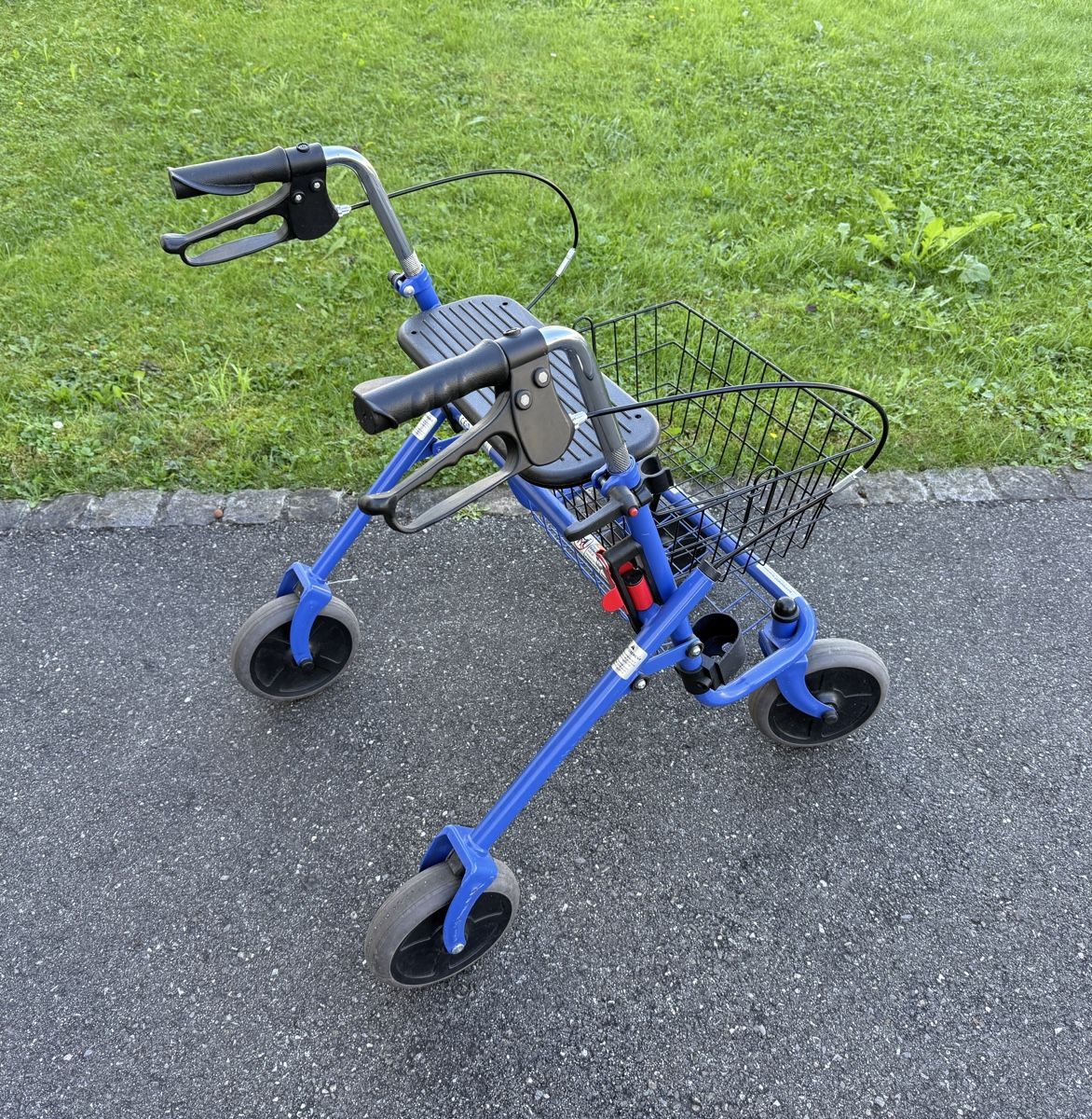Aides à la marche: Rollator – D'occasion à Gerlafingen par sternrose 2