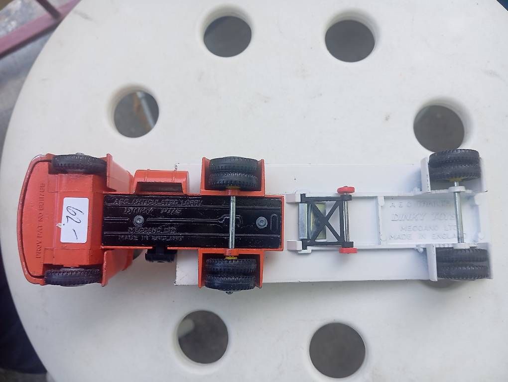 Modellini d'auto: AEC articulated lorry and Trailer – Usato da Basel venduto da Petergunn 2