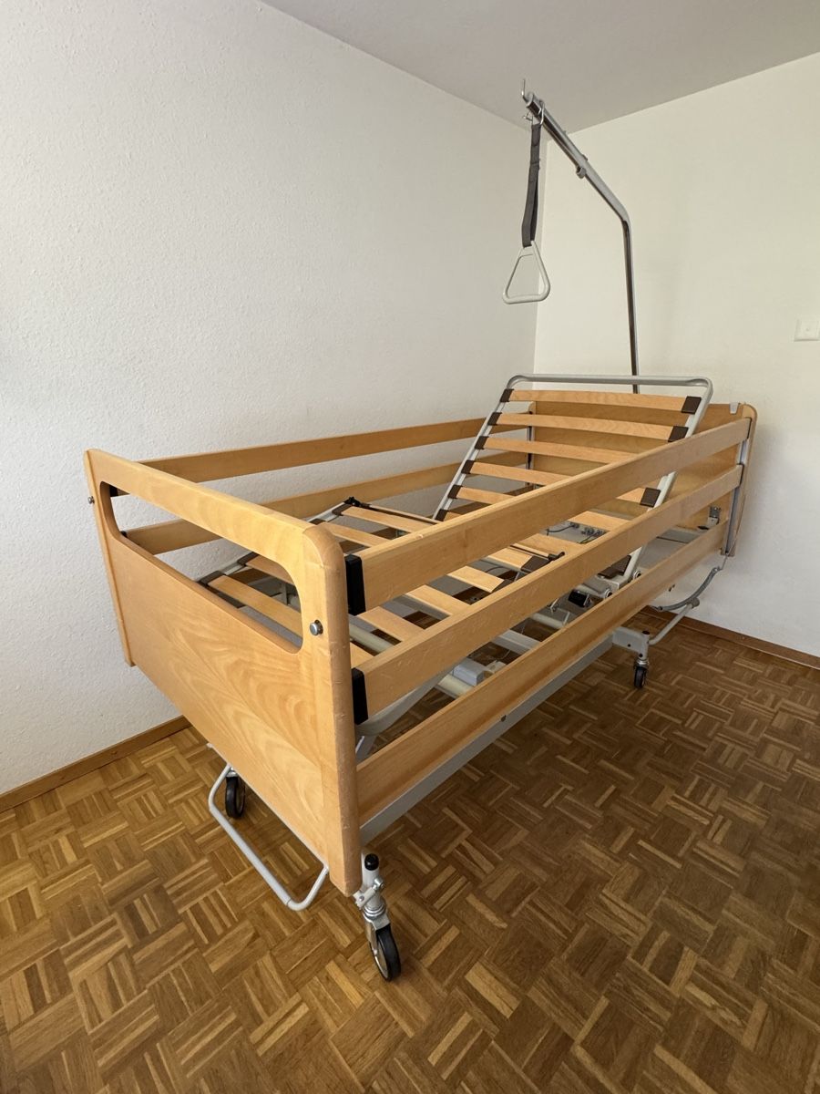 Letti: Pflegebett – Usato da Sachseln venduto da Fab_Huw