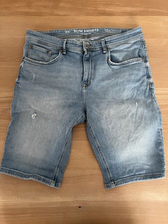3 kurze Jeans Gr 34 