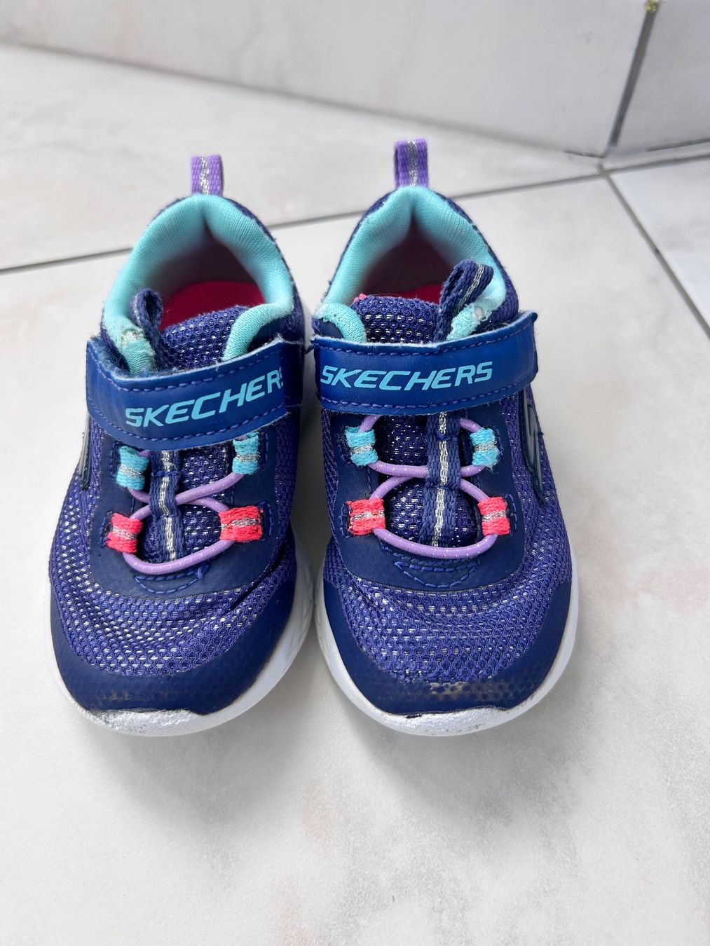 Skechers Schuhe für Jungen: Skechers Sneakers EU 22 blue glitter – Gebraucht aus Rüti ZH von JB_8630