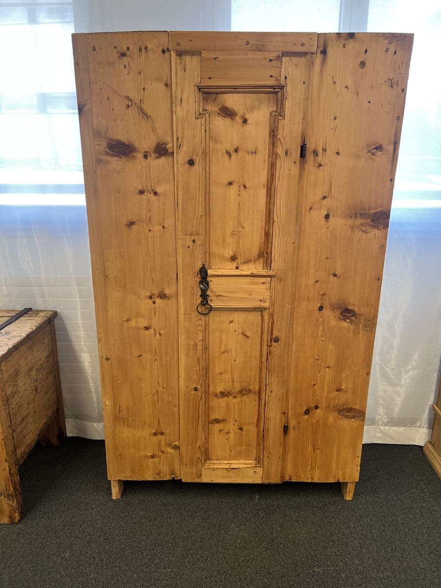 Armadi: Vorratsschrank Graubünden – Usato da Gossau SG venduto da Keller-Antiques