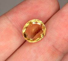 Ab 1 Fr. - 3.65 ct natürl. Gold-Topas Edelstein