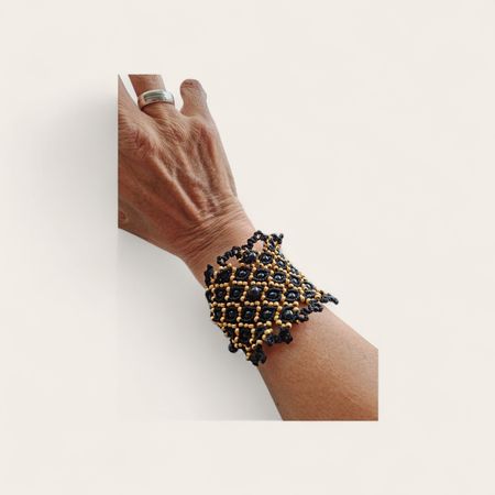 Aussergewöhnliches, aufwändig geknüpftes Armband  Schwarz