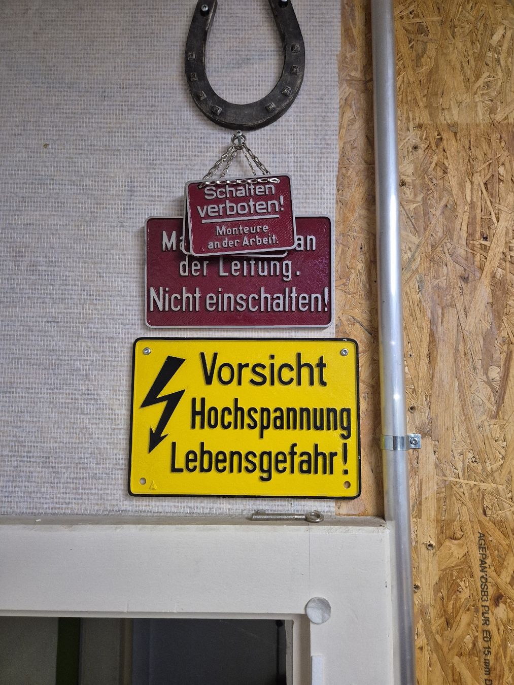 Ecriteaux: Warnschild Metall Elektro – D'occasion à Oberägeri par Kenwood4