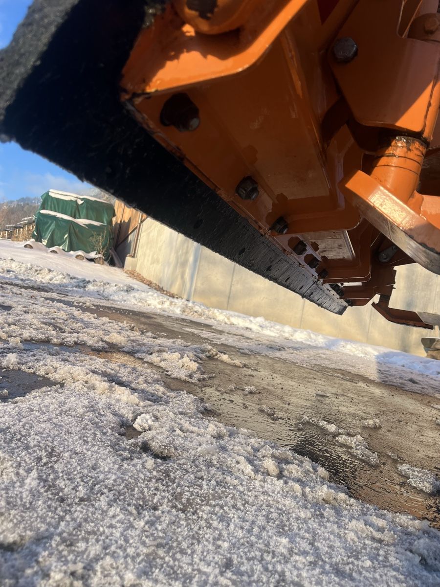 Sgombero neve: Schneepflug Hauer 2.4m  – Usato da Triesenberg venduto da beck09 3