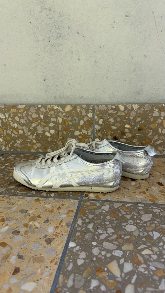 Onitsuka Scarpe da donna: Onitsuka Tiger Silver, Gr. 38 – Nuovo (secondo la descrizione) da Wädenswil venduto da amm_2kwd