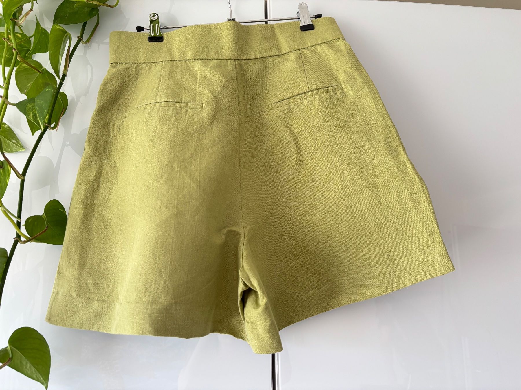 Zara Pantaloni: ZARA hellgrüne Shorts mit Leinen Gr. M – Usato da Zürich venduto da missmodernage 2