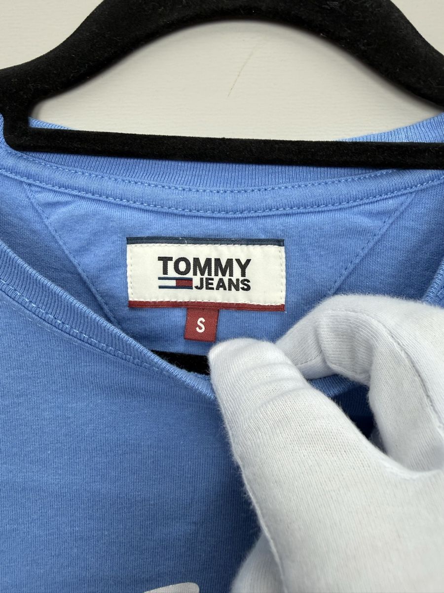 Tommy Hilfiger T-shirts: Tommy Hilfiger jeans tee – D'occasion à Lausanne par Unehistoiredesapes 2