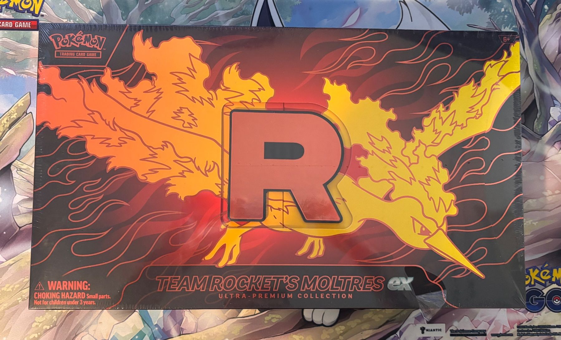 Pokémon Carte collezionabili: Team Rocket's Moltres EX Ultra Premium Collection – Nuovo e nell'imballaggio originale da Regensdorf venduto da sam_qrg5