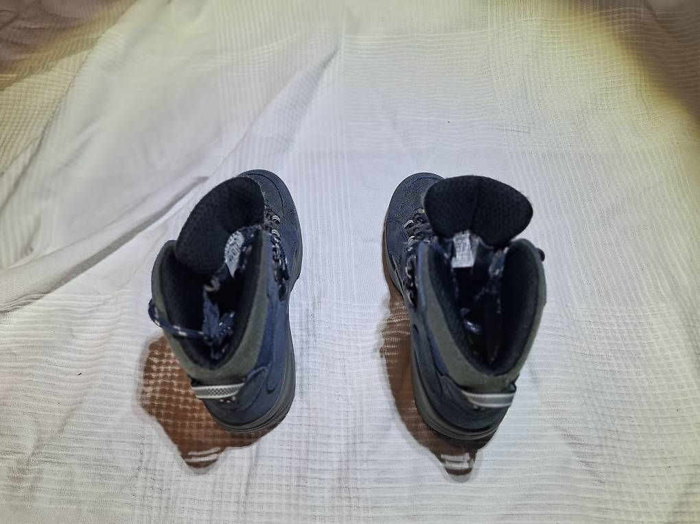 Scarpe per ragazzi: Wanderschuhe Lowa Gr.35 – Usato da Greifensee venduto da Timerons 1