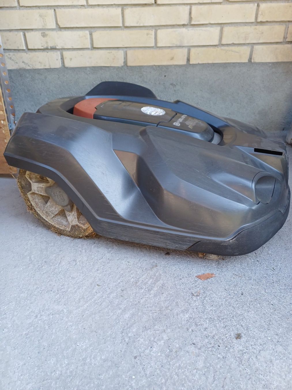Husqvarna Tagliaerba: Husqvarna Automower 330X – Difettoso da Sempach Station venduto da Sachs77 2